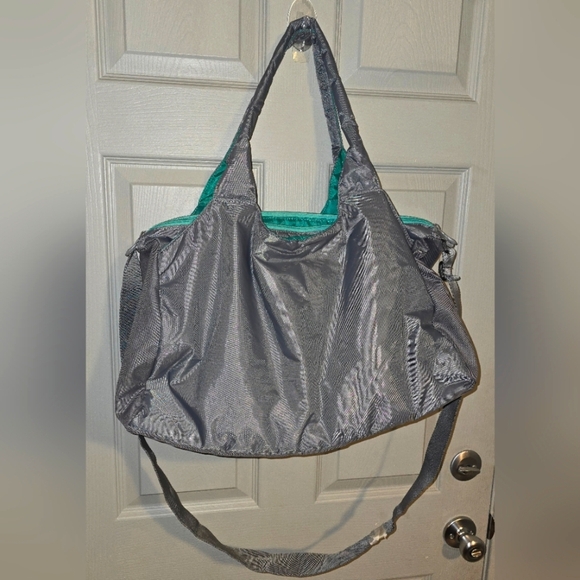 NWOT Puma Mint Green & Gray Logo Duffle Gym Travel Overnight Weekend Nylon Bag - Picture 2 of 10